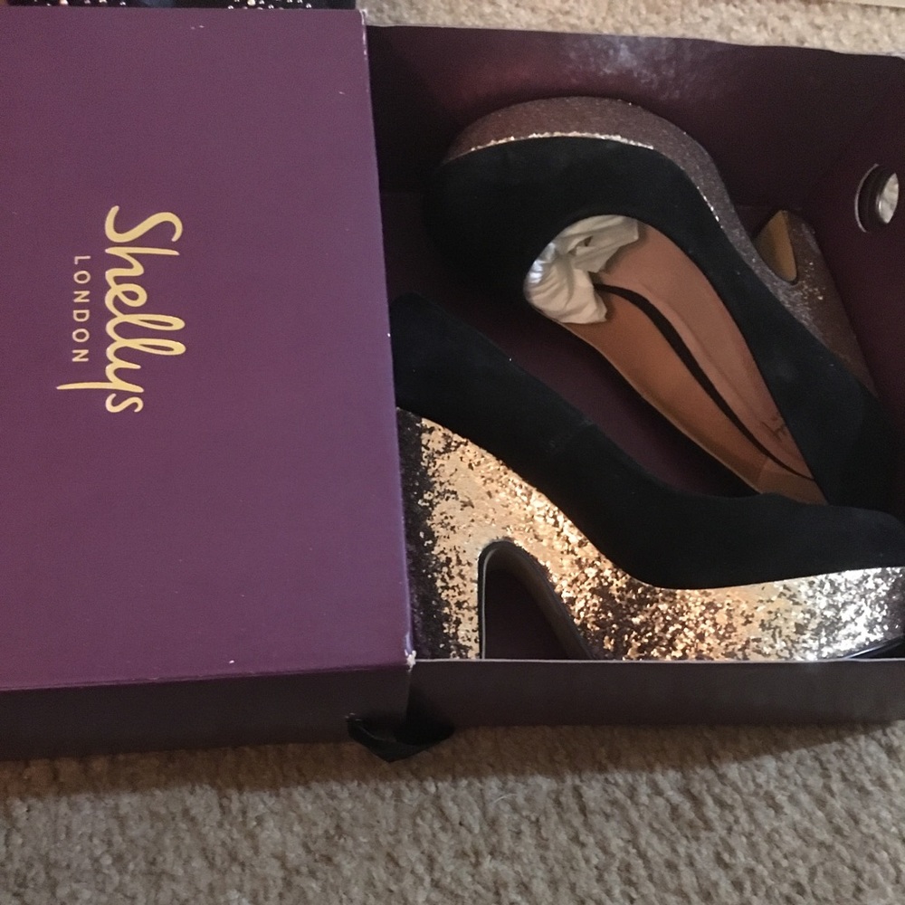Shellys London Heels